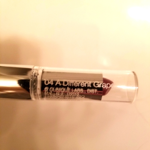 ✅New Clinique 2-in-1 04 Different Grape Different Lipstick & High Impact Mascara - Picture 8 of 9